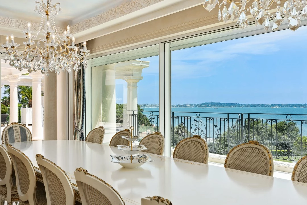 1680597546-Luxury Real estate rent Cannes Sky private chef.webp